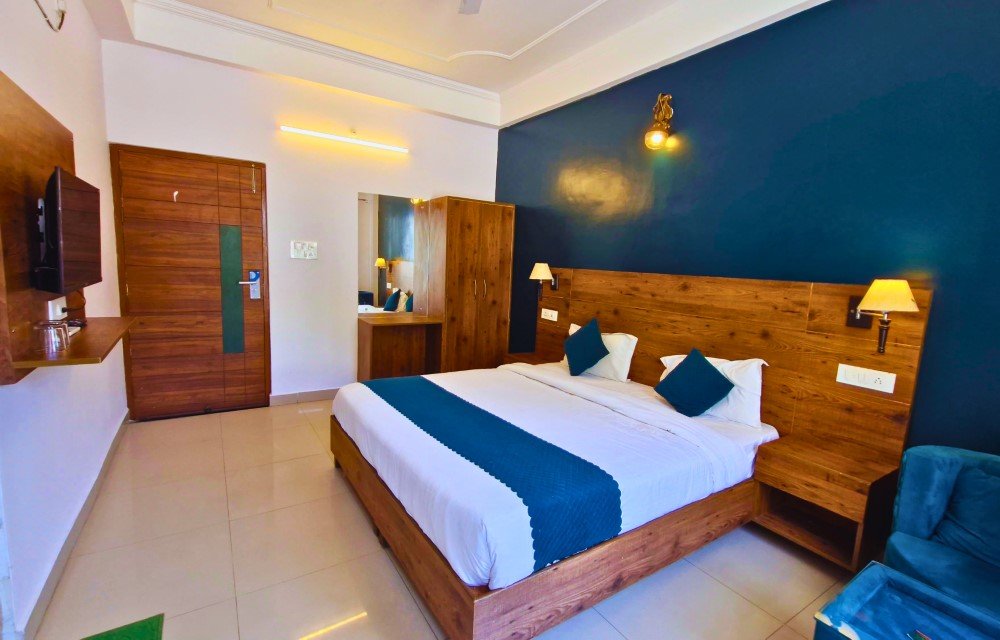 Balcony Bliss Room